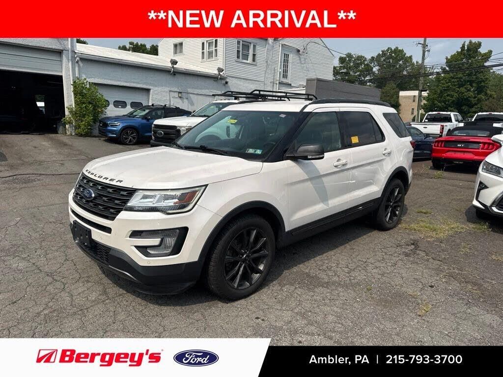 2017 Ford Explorer XLT — photo 1 of 1