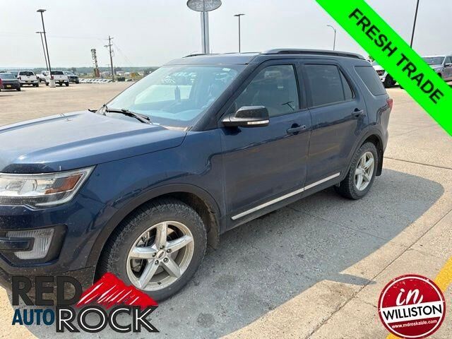 2017 Ford Explorer XLT — photo 1 of 13