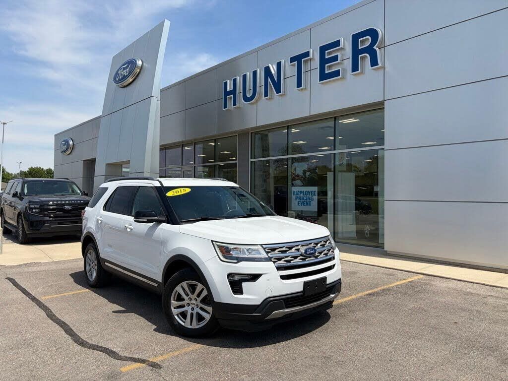 2018 Ford Explorer XLT — photo 1 of 1