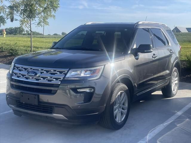 2019 Ford Explorer XLT — photo 1 of 1