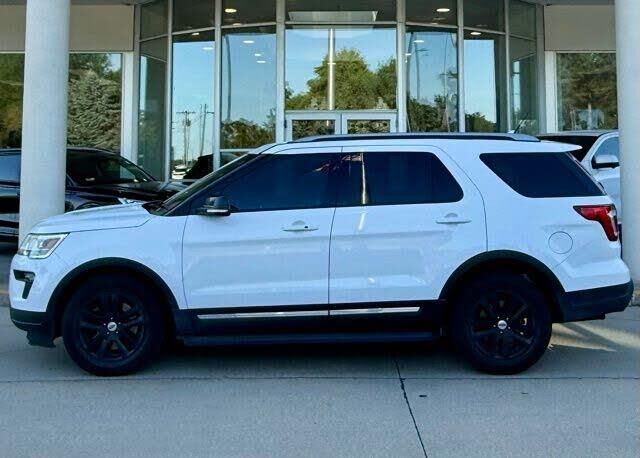 2018 Ford Explorer XLT — photo 1 of 27
