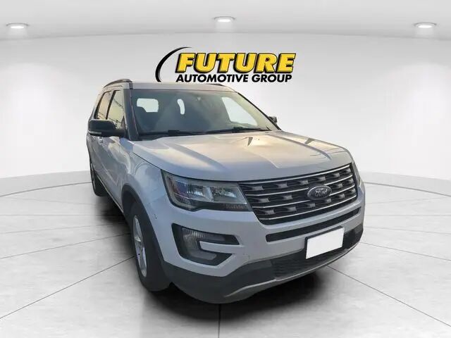 2016 Ford Explorer XLT — photo 1 of 14