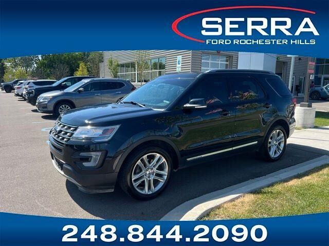 2017 Ford Explorer XLT — photo 1 of 14