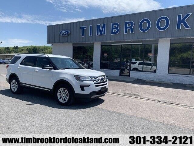 2019 Ford Explorer XLT — photo 1 of 10