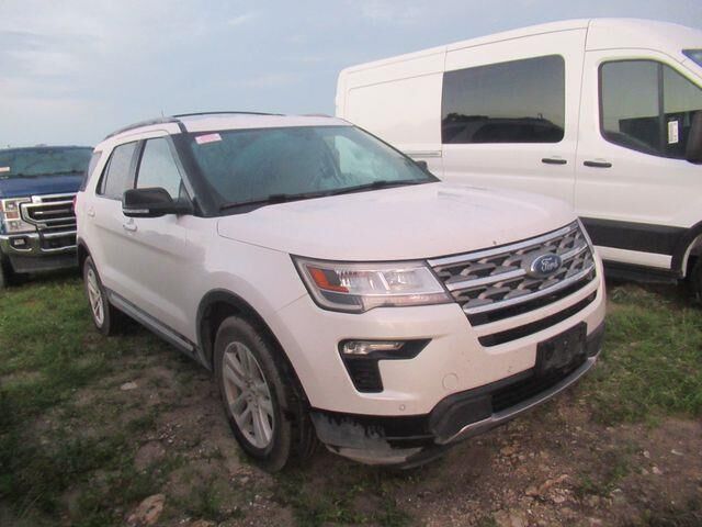 2018 Ford Explorer XLT — photo 1 of 5