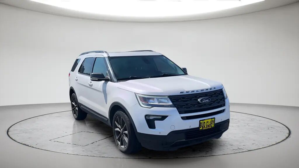 2018 Ford Explorer XLT — photo 1 of 12