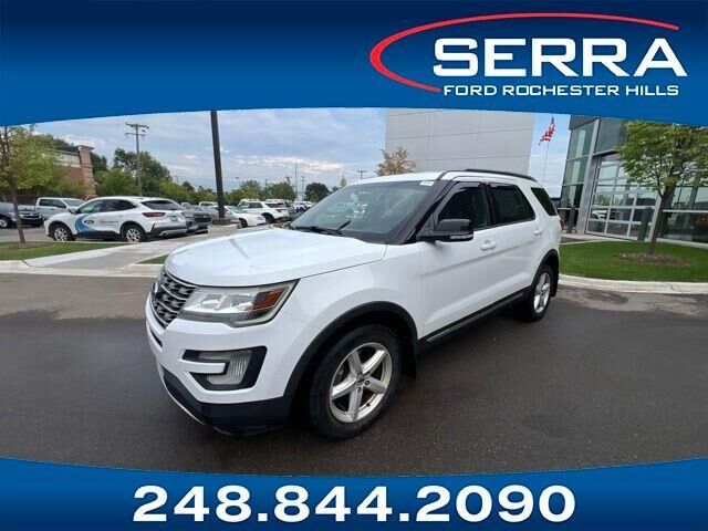 2016 Ford Explorer XLT — photo 1 of 26