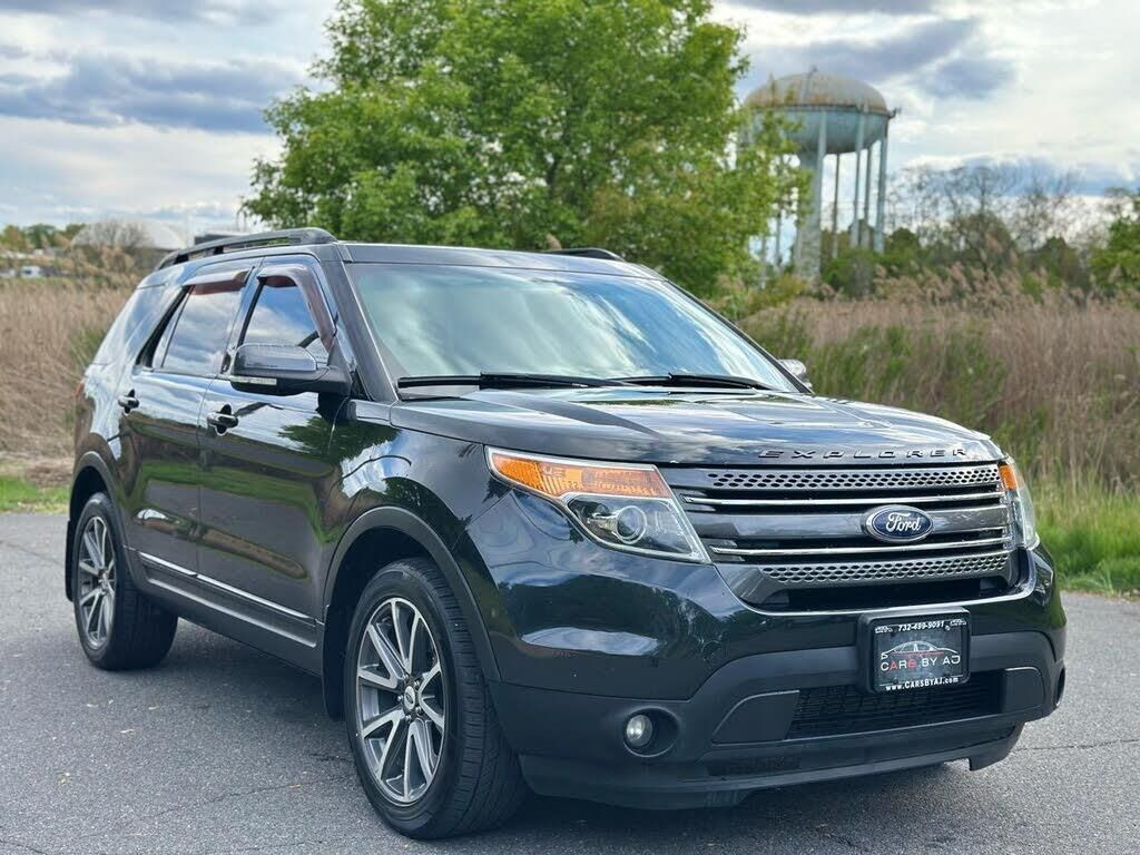 2015 Ford Explorer XLT — photo 1 of 1