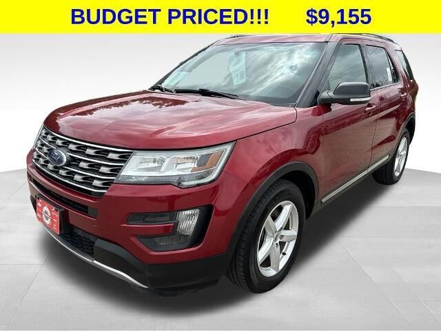 2016 Ford Explorer XLT — photo 1 of 12