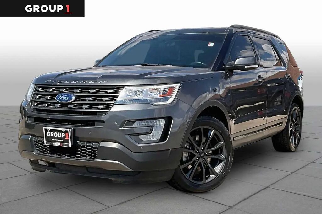 2017 Ford Explorer XLT — photo 1 of 13