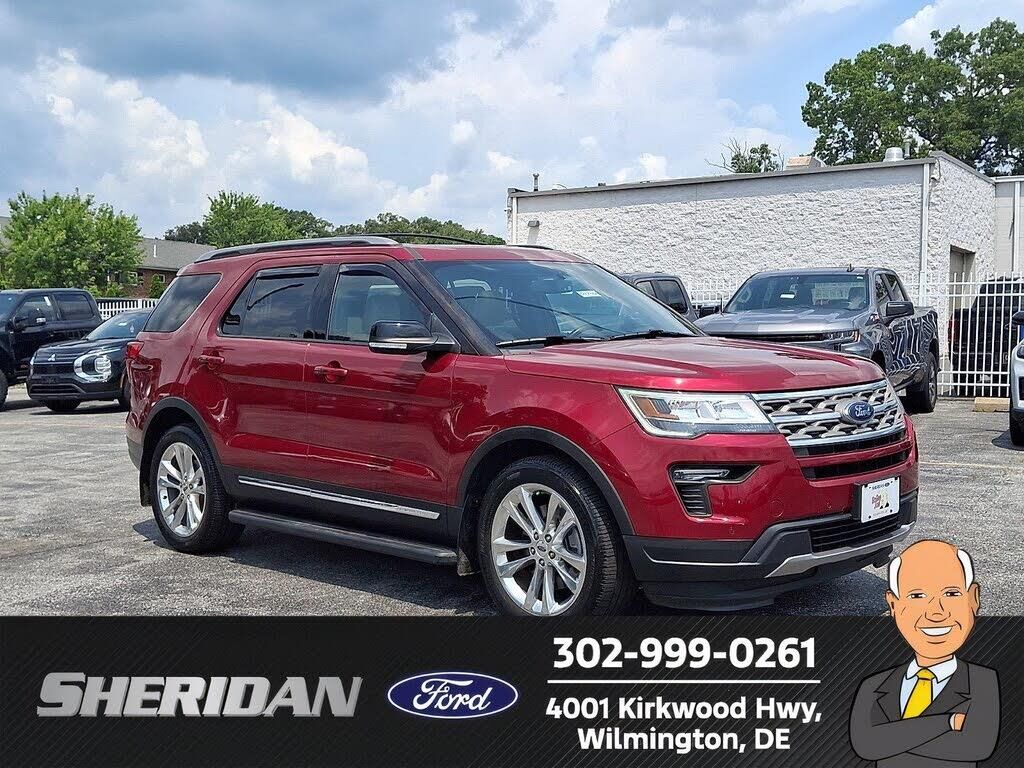 2018 Ford Explorer XLT — photo 1 of 5