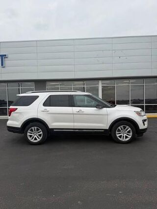 2019 Ford Explorer XLT — photo 1 of 13