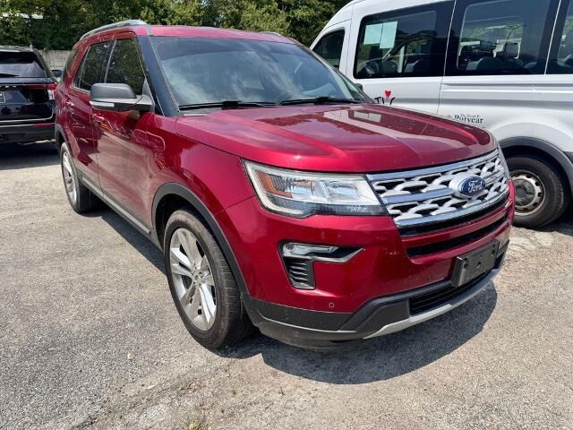 2019 Ford Explorer XLT — photo 1 of 8