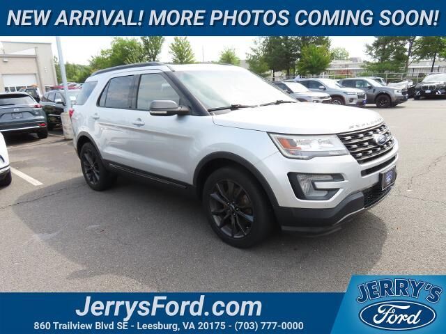 2017 Ford Explorer XLT — photo 1 of 14