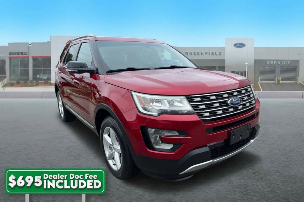 2016 Ford Explorer XLT — photo 1 of 37