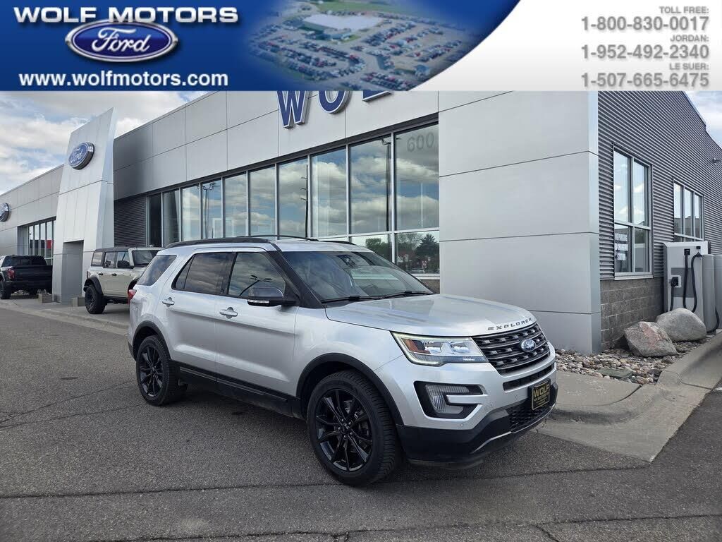 2017 Ford Explorer XLT — photo 1 of 1