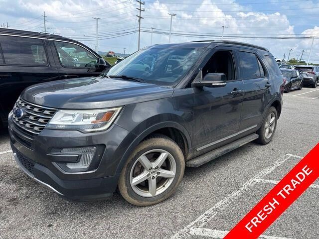 2017 Ford Explorer XLT — photo 1 of 13