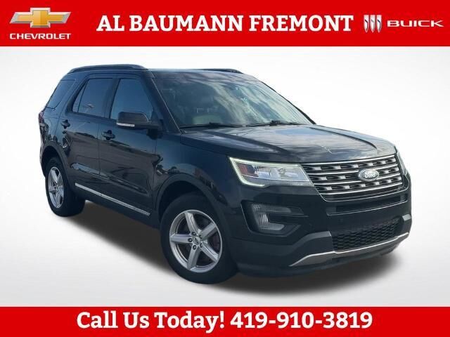 2017 Ford Explorer XLT — photo 1 of 13
