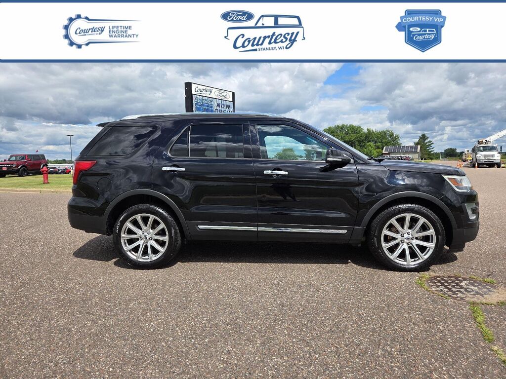 2017 Ford Explorer Limited — photo 1 of 14