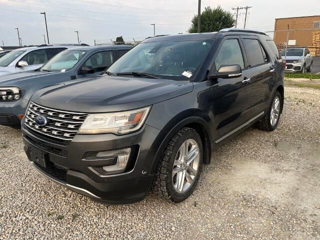 2017 Ford Explorer Limited — photo 1 of 30