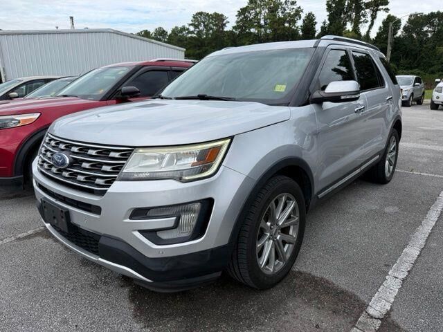 2017 Ford Explorer Limited — photo 1 of 14