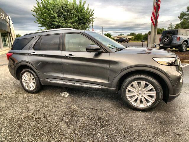 2020 Ford Explorer Hybrid Limited — photo 1 of 13