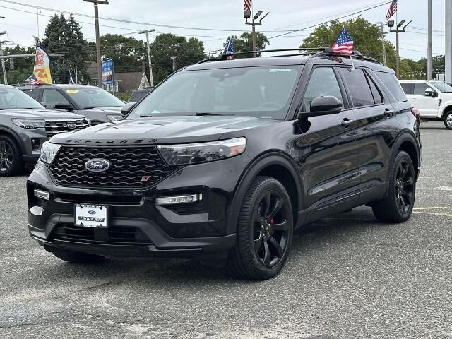 2023 Ford Explorer ST — photo 1 of 13