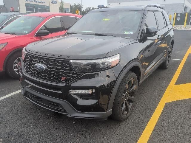 2023 Ford Explorer ST — photo 1 of 2