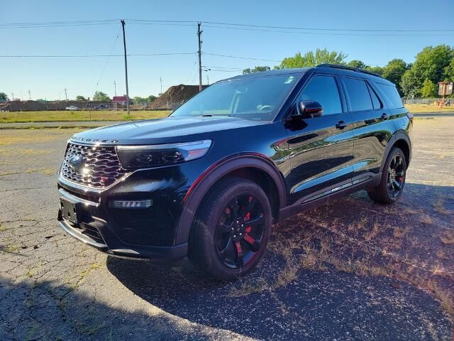 2023 Ford Explorer ST — photo 1 of 3