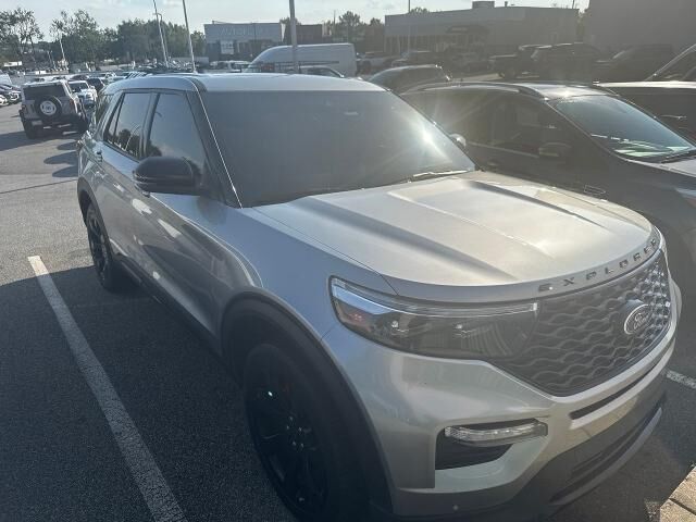 2022 Ford Explorer ST — photo 1 of 18