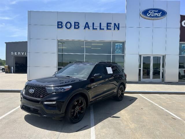 2023 Ford Explorer ST — photo 1 of 40