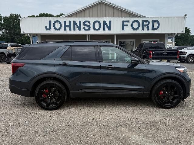 2023 Ford Explorer ST — photo 1 of 26