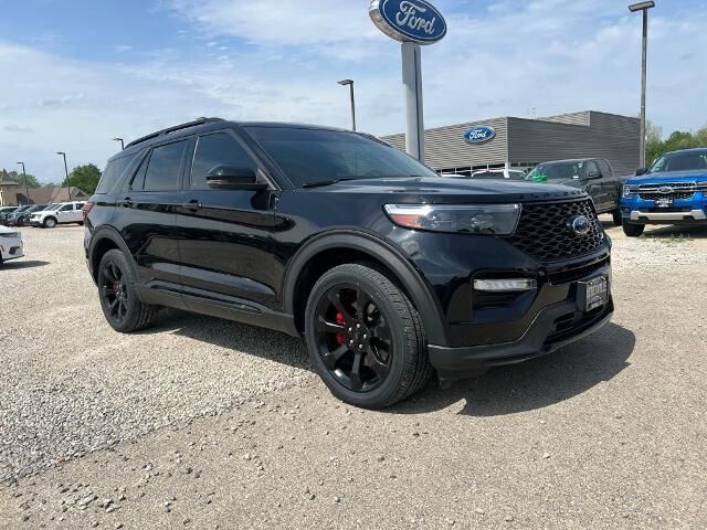 2023 Ford Explorer ST — photo 1 of 13