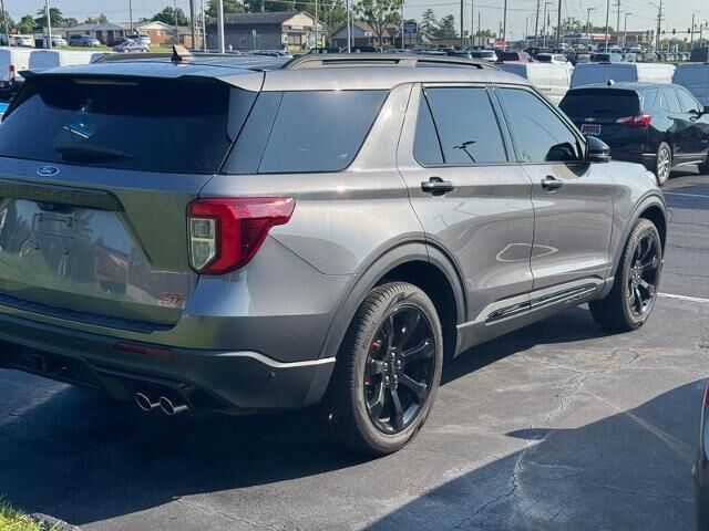 2022 Ford Explorer ST — photo 1 of 12
