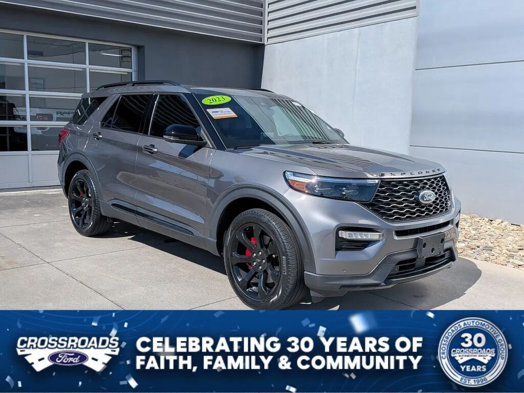 2023 Ford Explorer ST — photo 1 of 3