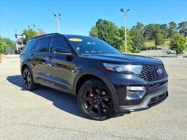 2023 Ford Explorer ST — photo 1 of 14