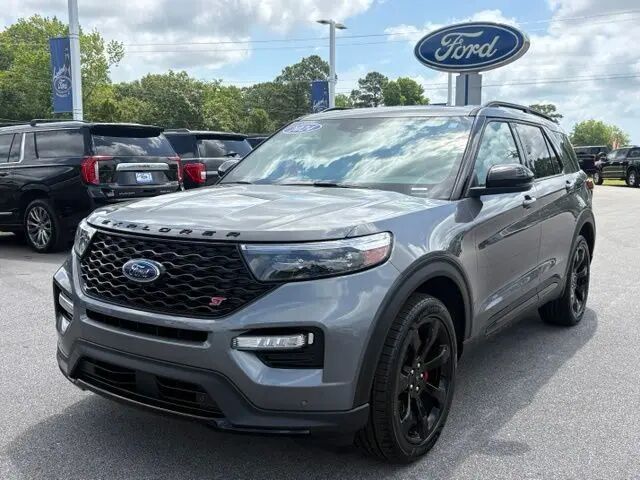 2024 Ford Explorer ST — photo 1 of 17