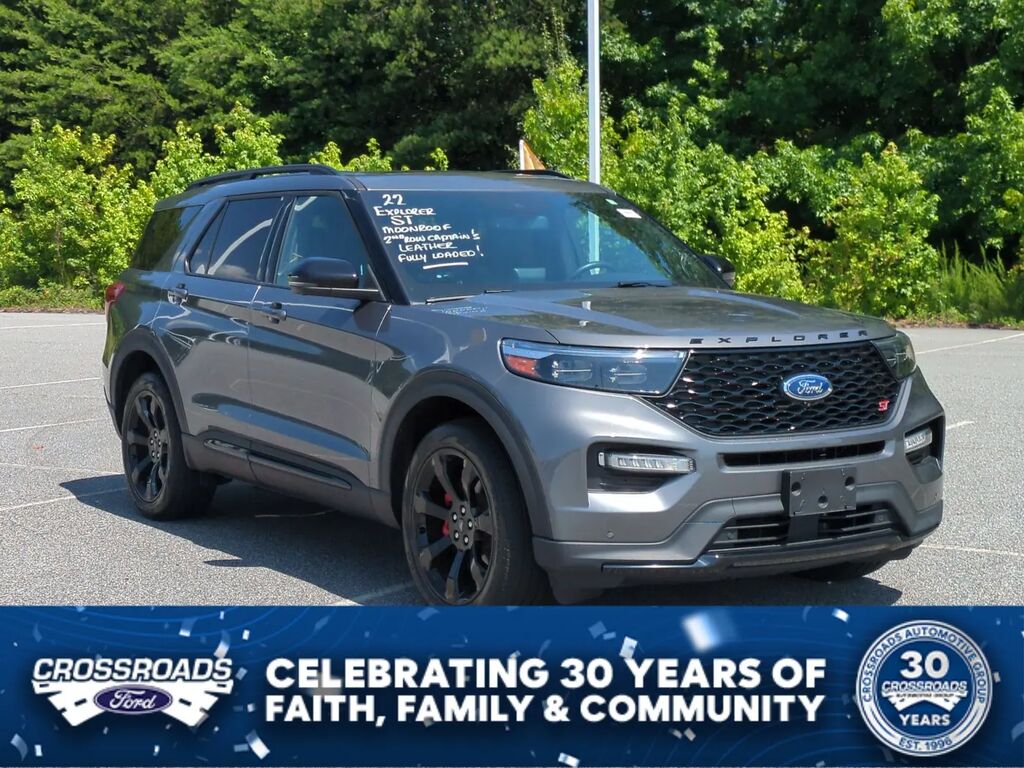 2022 Ford Explorer ST — photo 1 of 2