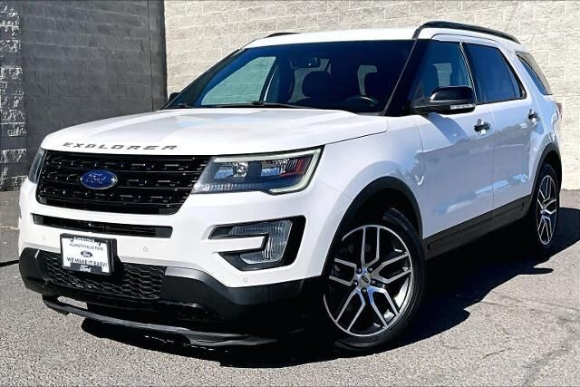 2017 Ford Explorer Sport — photo 1 of 13