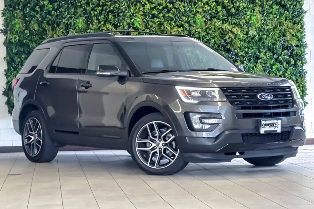 2016 Ford Explorer Sport — photo 1 of 26