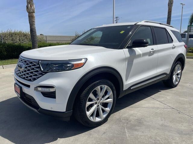 2022 Ford Explorer Platinum — photo 1 of 9