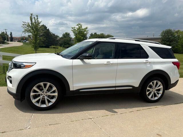 2023 Ford Explorer Platinum — photo 1 of 13