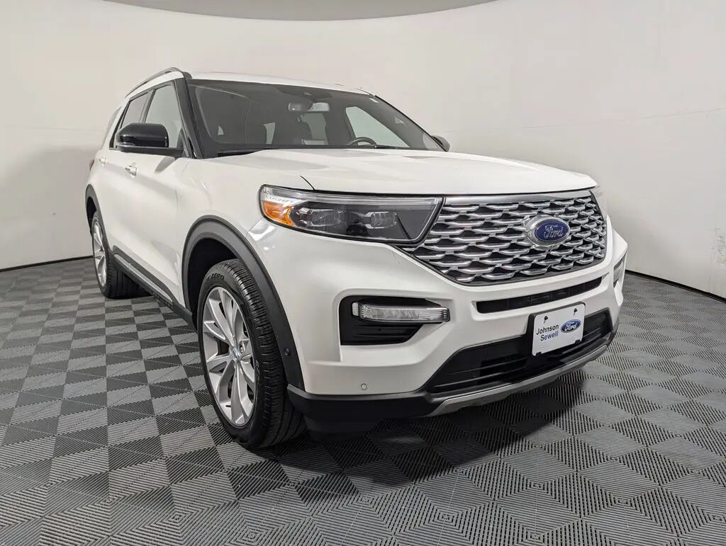 2023 Ford Explorer Platinum — photo 1 of 10
