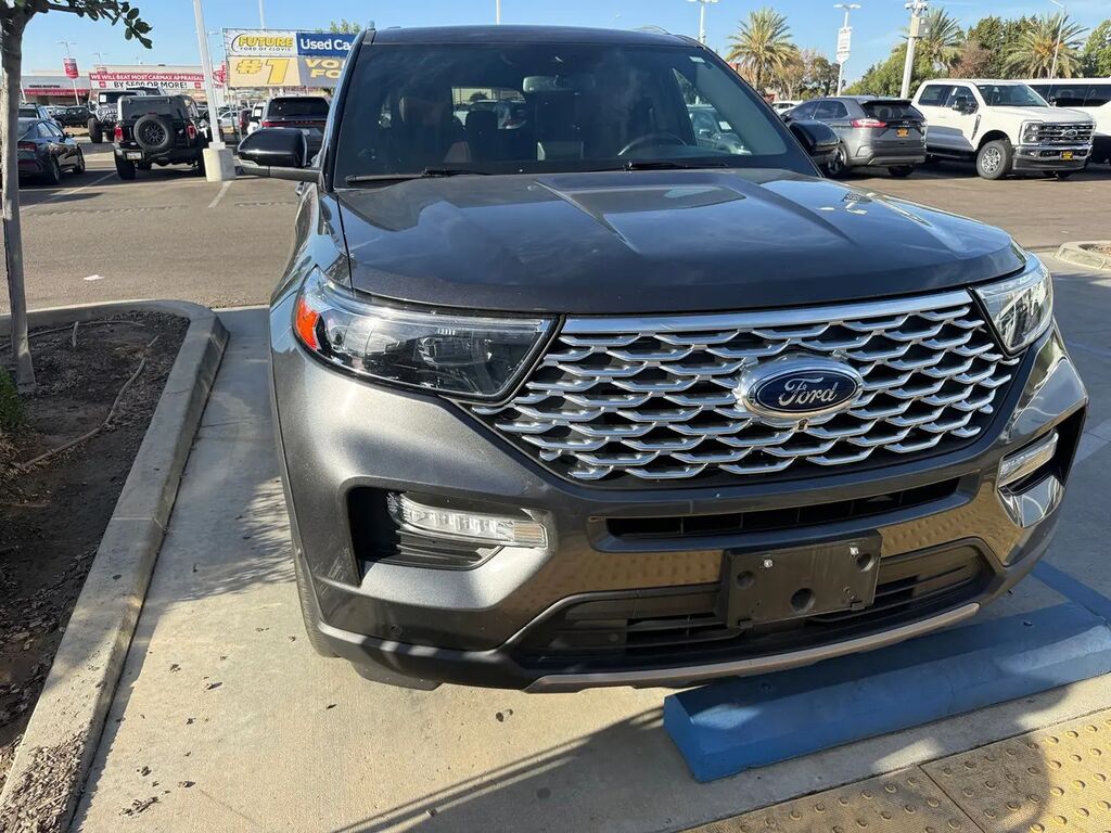 2020 Ford Explorer Platinum — photo 1 of 6