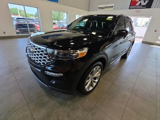 2022 Ford Explorer Platinum — photo 1 of 13