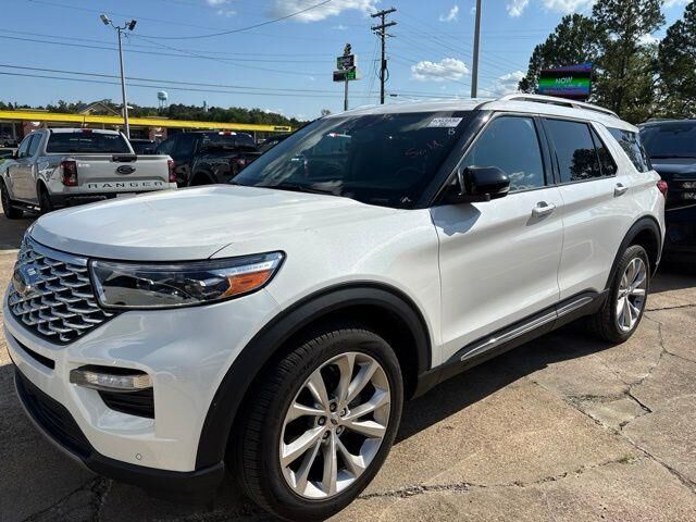2023 Ford Explorer Platinum — photo 1 of 13