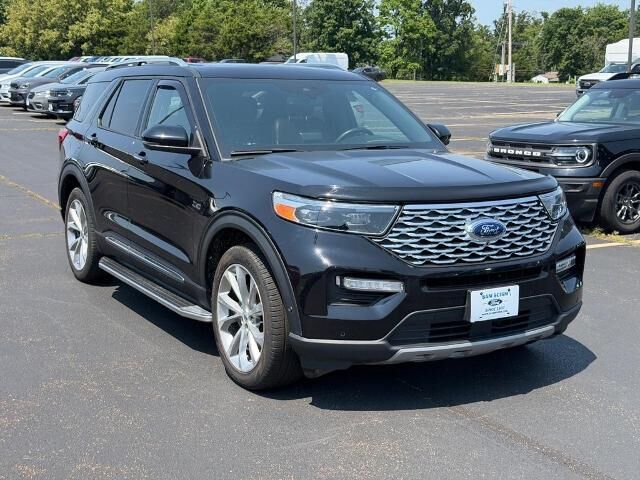 2021 Ford Explorer Platinum — photo 1 of 13