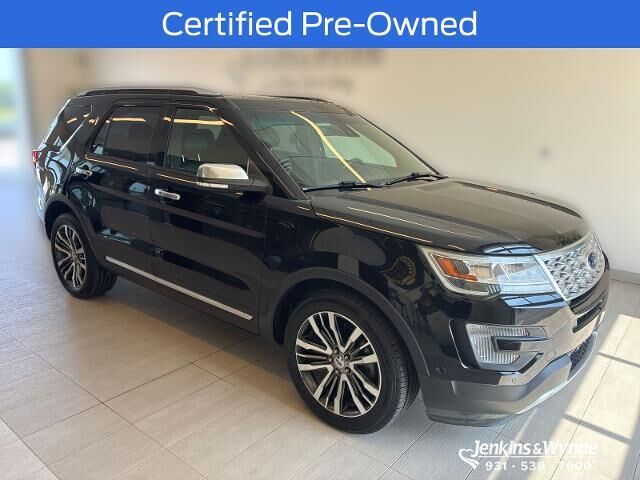 2017 Ford Explorer Platinum — photo 1 of 35