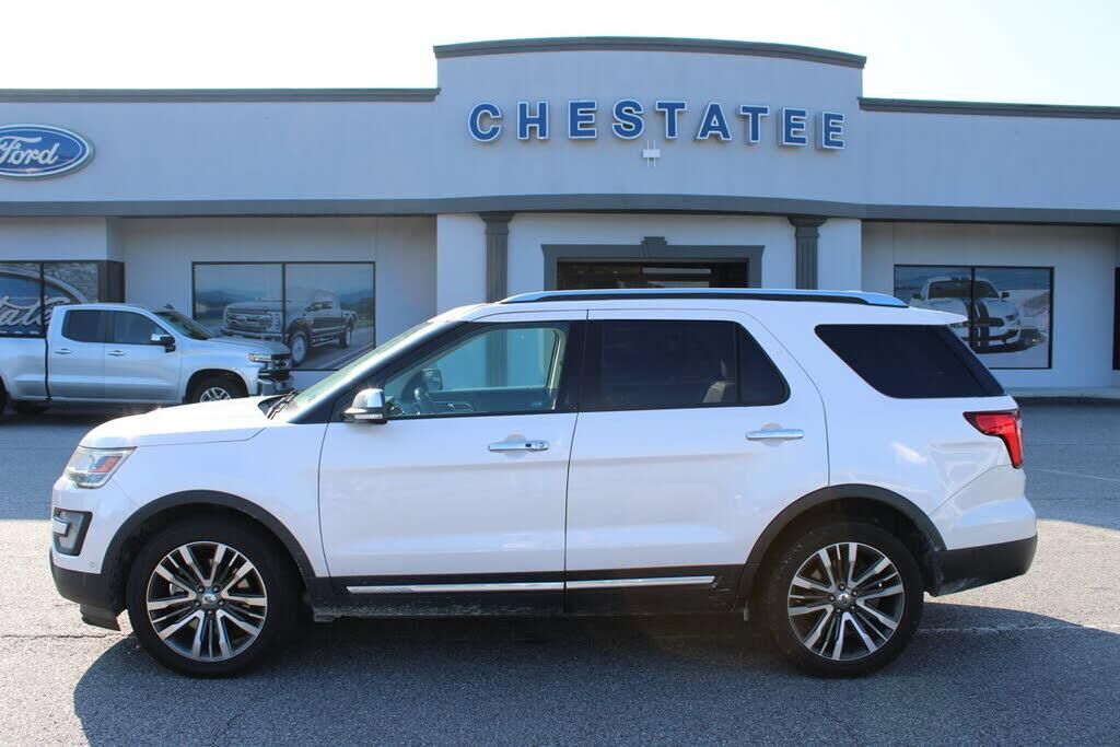 2017 Ford Explorer Platinum — photo 1 of 1