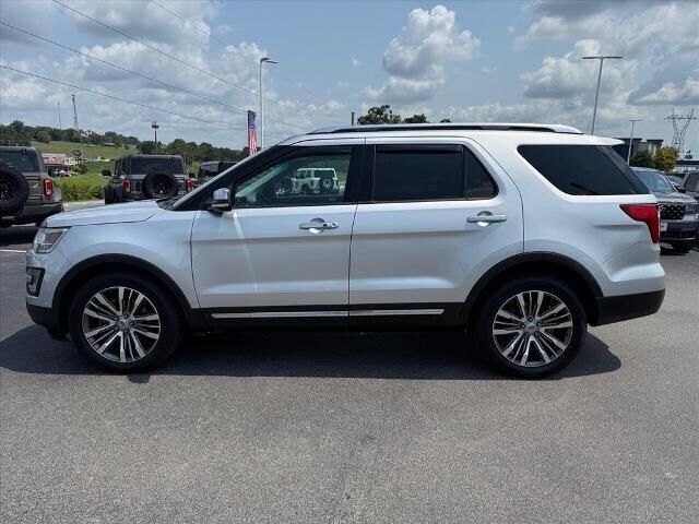 2017 Ford Explorer Platinum — photo 1 of 13